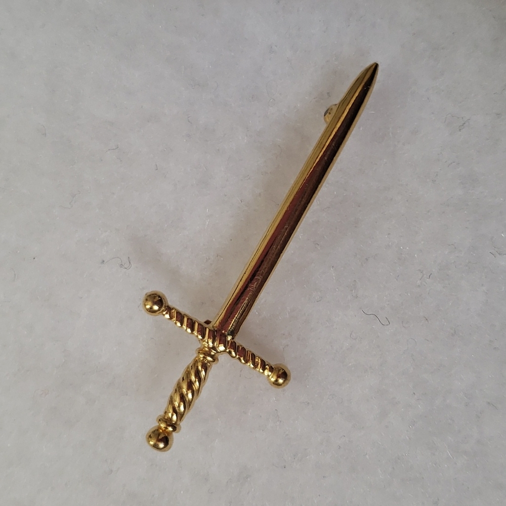 TRIFARI BROOCH